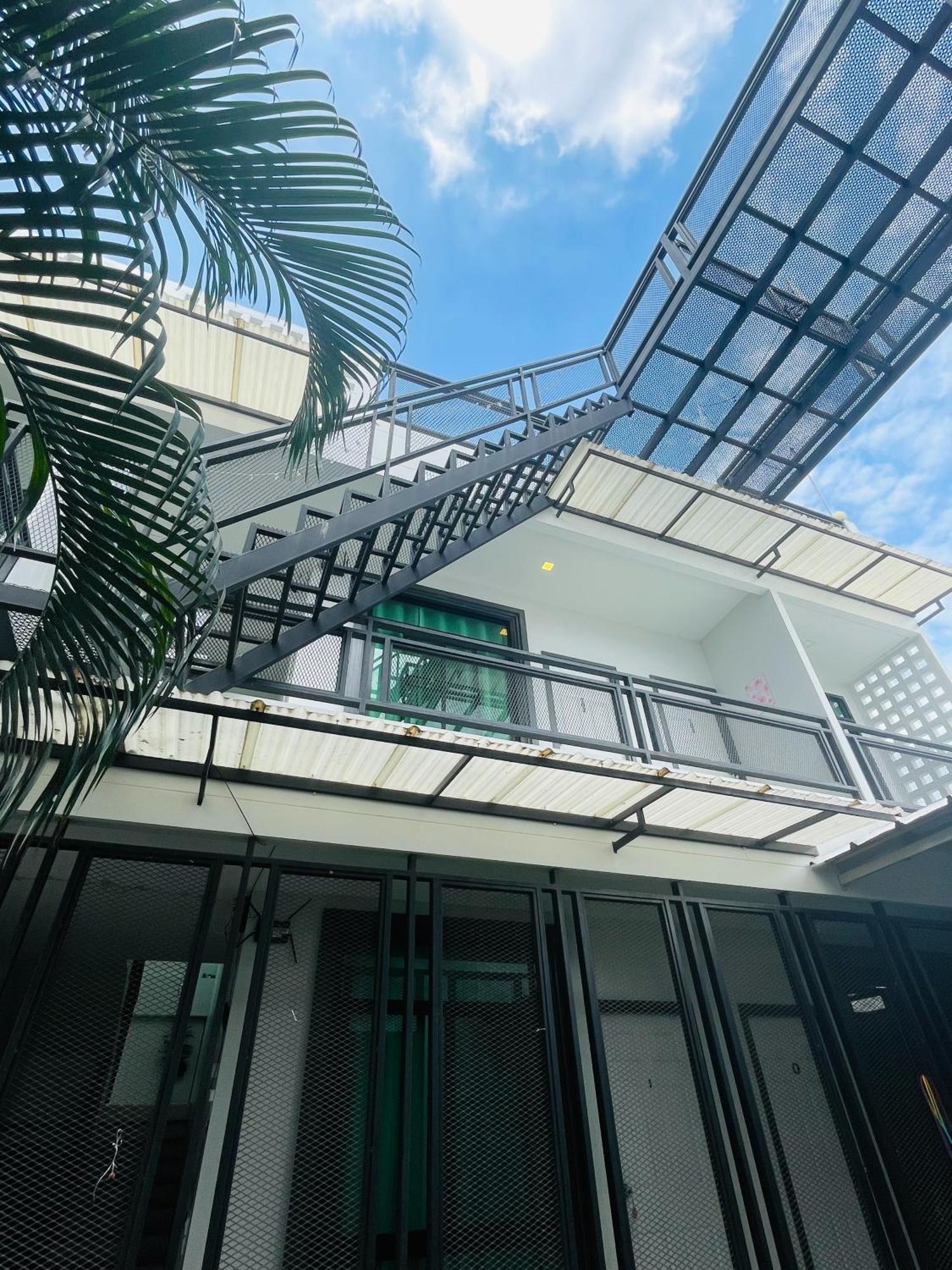 Sky View Home And Hostel Chiangmai Чиангмай Экстерьер фото